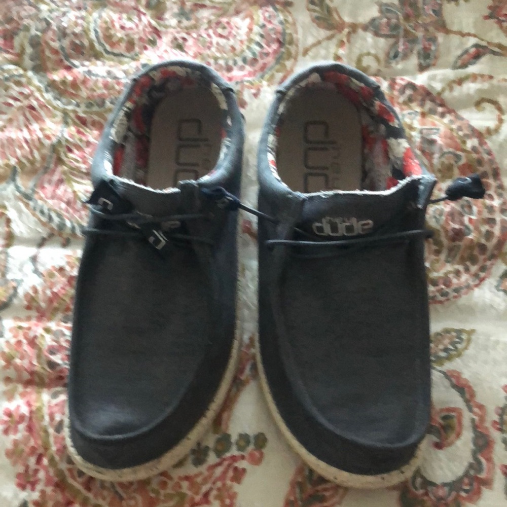 Men’s Hey Dude Wally stretch size 13 in blue.